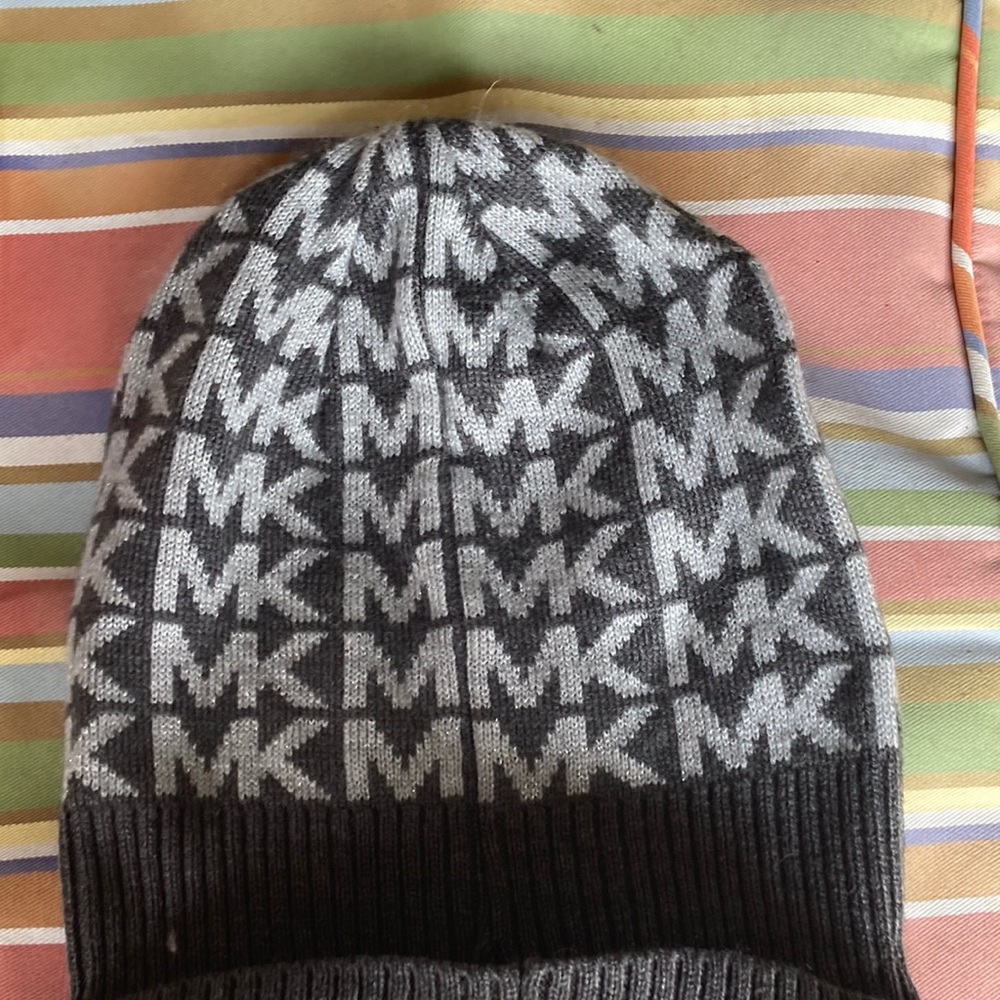 Michael kits dark grey and light sparkly gray hat